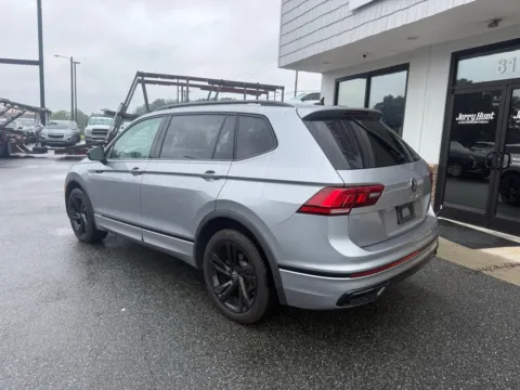 More photos of 2024 Volkswagen Tiguan 2.0T SE R-Line Black at Jerry Hunt Supercenter - Lexington, NC