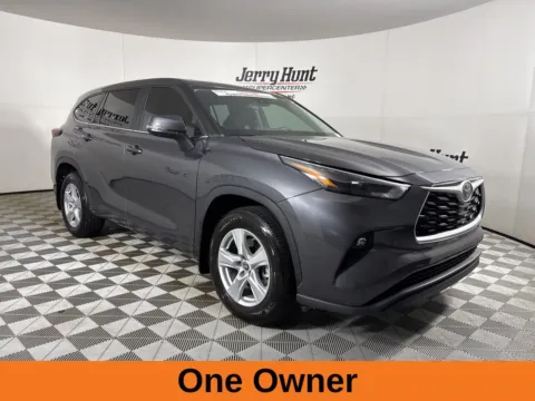 More photos of 2024 Toyota Highlander LE at Jerry Hunt Supercenter - Lexington, NC