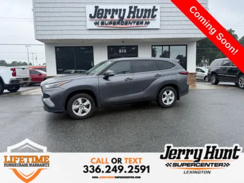 Gray 2024 Toyota Highlander LE for sale in Lexington, NC