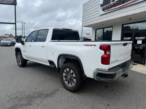 More photos of 2024 Chevrolet Silverado 2500HD LT at Jerry Hunt Supercenter - Lexington, NC