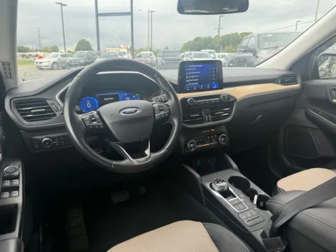 More photos of 2021 Ford Escape Titanium Hybrid at Jerry Hunt Supercenter - Lexington, NC