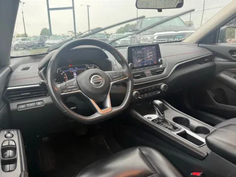 More photos of 2022 Nissan Altima 2.5 SR at Jerry Hunt Supercenter - Lexington, NC