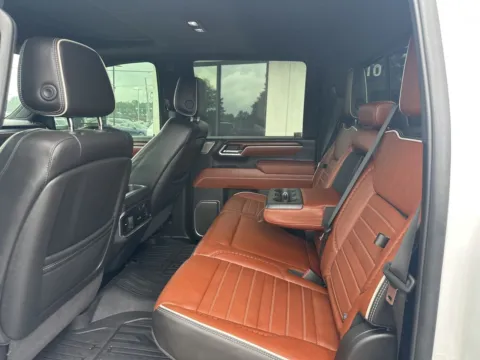 More photos of 2024 GMC Sierra 3500HD Denali Ultimate at Jerry Hunt Supercenter - Lexington, NC