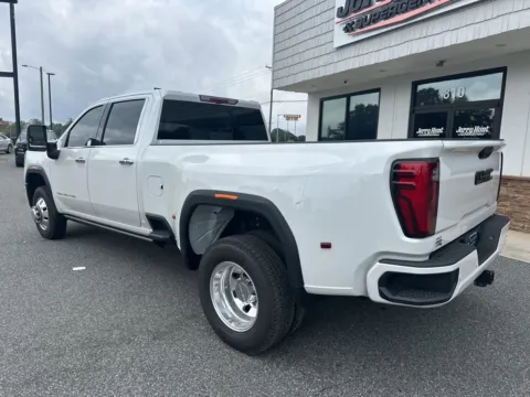 More photos of 2024 GMC Sierra 3500HD Denali Ultimate at Jerry Hunt Supercenter - Lexington, NC
