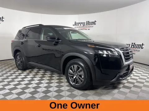 More photos of 2022 Nissan Pathfinder SV at Jerry Hunt Supercenter - Lexington, NC