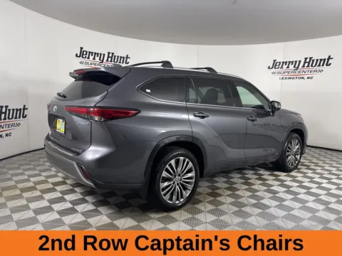More photos of 2022 Toyota Highlander Hybrid Platinum at Jerry Hunt Supercenter - Lexington, NC