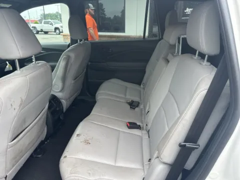 More photos of 2023 Honda Passport EX-L at Jerry Hunt Supercenter - Lexington, NC