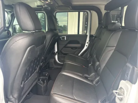 More photos of 2023 Jeep Gladiator Mojave at Jerry Hunt Supercenter - Lexington, NC