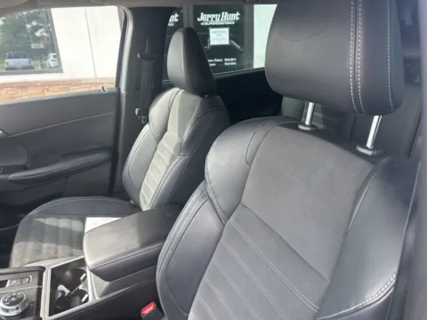 Photos of 2023 Mitsubishi Outlander SE for sale in Lexington, NC at Jerry Hunt Supercenter - Lexington