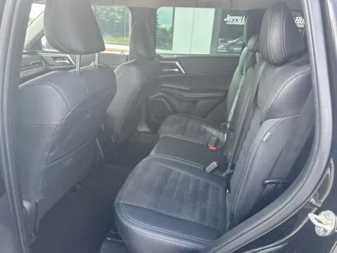 More photos of 2023 Mitsubishi Outlander SE at Jerry Hunt Supercenter - Lexington, NC