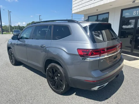 More photos of 2024 Volkswagen Atlas 2.0T SE w/Technology at Jerry Hunt Supercenter - Lexington, NC