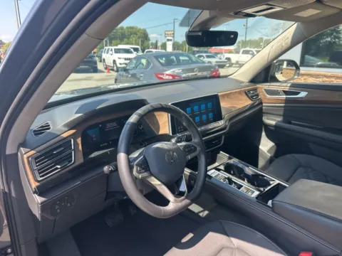 Another view of 2024 Volkswagen Atlas 2.0T SE w/Technology for sale in Lexington, NC at Jerry Hunt Supercenter - Lexington