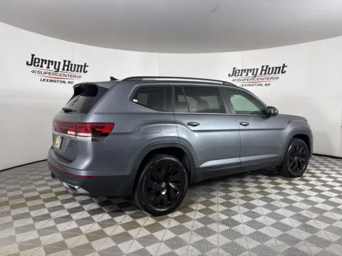 More photos of 2024 Volkswagen Atlas 2.0T SE w/Technology at Jerry Hunt Supercenter - Lexington, NC