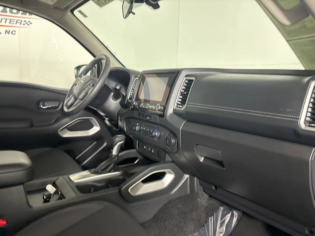 More photos of 2023 Nissan Frontier SV at Jerry Hunt Supercenter - Lexington, NC