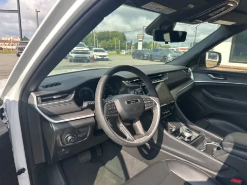 Another view of 2024 Jeep Grand Cherokee L Limited for sale in Lexington, NC at Jerry Hunt Supercenter - Lexington