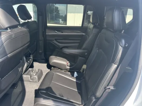 More photos of 2024 Jeep Grand Cherokee L Limited at Jerry Hunt Supercenter - Lexington, NC