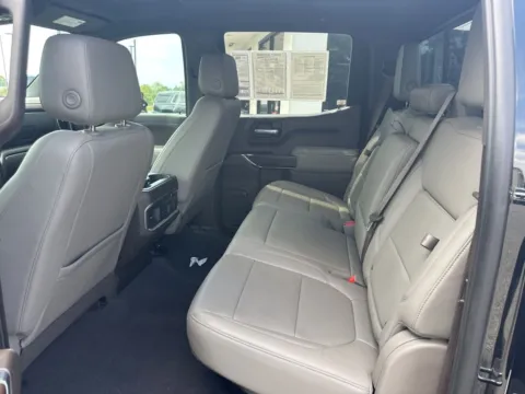 More photos of 2021 GMC Sierra 1500 SLT at Jerry Hunt Supercenter - Lexington, NC