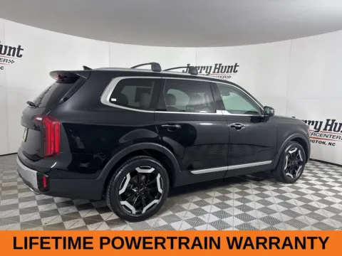 More photos of 2023 Kia Telluride S at Jerry Hunt Supercenter - Lexington, NC