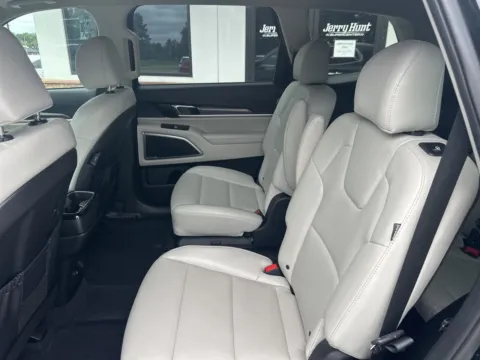 More photos of 2023 Kia Telluride S at Jerry Hunt Supercenter - Lexington, NC