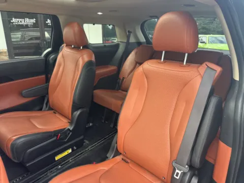 More photos of 2024 Kia Carnival SX Prestige at Jerry Hunt Supercenter - Lexington, NC