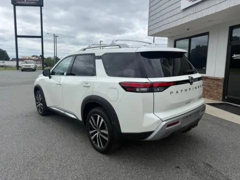 More photos of 2024 Nissan Pathfinder Platinum at Jerry Hunt Supercenter - Lexington, NC
