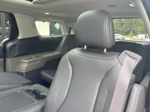 More photos of 2025 Kia Carnival Hybrid SX at Jerry Hunt Supercenter - Lexington, NC