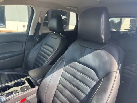 Photos of 2024 Ford Edge SEL for sale in Lexington, NC at Jerry Hunt Supercenter - Lexington