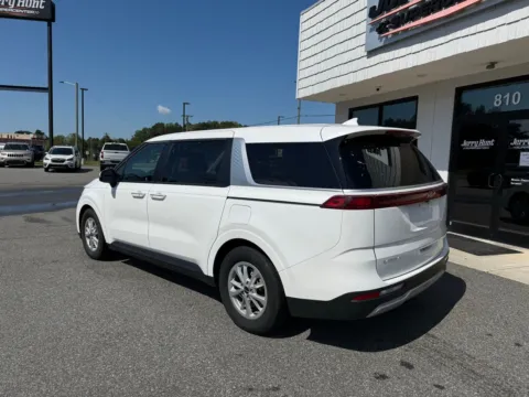 More photos of 2024 Kia Carnival LX at Jerry Hunt Supercenter - Lexington, NC