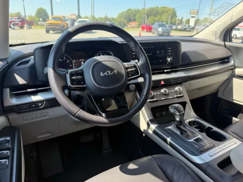 More photos of 2024 Kia Carnival LX at Jerry Hunt Supercenter - Lexington, NC