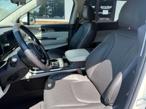 Photos of 2024 Kia Carnival LX for sale in Lexington, NC at Jerry Hunt Supercenter - Lexington