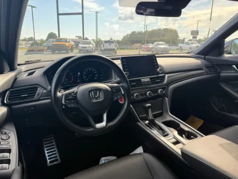 More photos of 2022 Honda Accord Sport at Jerry Hunt Supercenter - Lexington, NC
