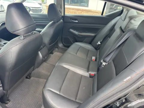 More photos of 2022 Nissan Altima 2.5 SR at Jerry Hunt Supercenter - Lexington, NC