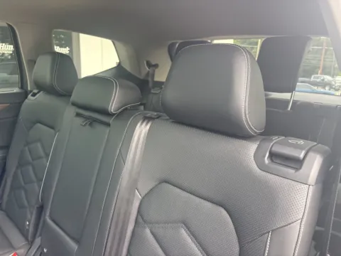 More photos of 2024 Volkswagen Atlas 2.0T SE w/Technology at Jerry Hunt Supercenter - Lexington, NC