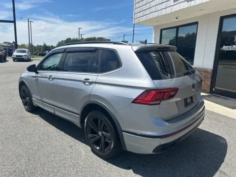 More photos of 2023 Volkswagen Tiguan 2.0T SE R-Line Black at Jerry Hunt Supercenter - Lexington, NC
