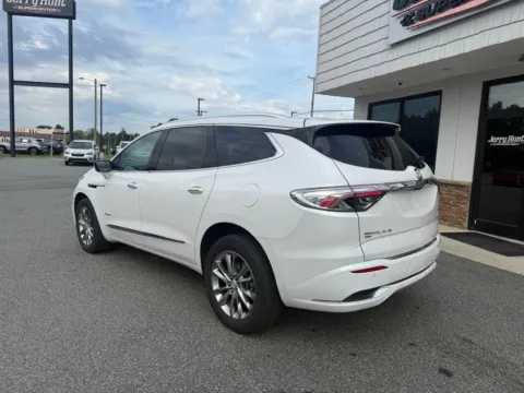 More photos of 2022 Buick Enclave Avenir at Jerry Hunt Supercenter - Lexington, NC