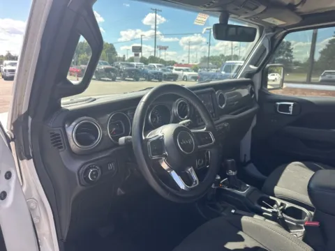Another view of 2023 Jeep Gladiator Overland for sale in Lexington, NC at Jerry Hunt Supercenter - Lexington