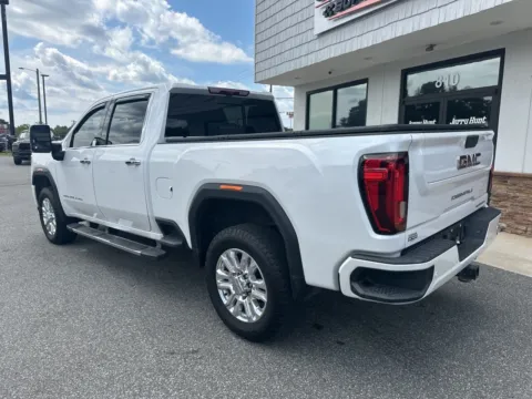 More photos of 2022 GMC Sierra 2500HD Denali at Jerry Hunt Supercenter - Lexington, NC