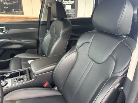 Photos of 2023 Kia Sorento Hybrid EX for sale in Lexington, NC at Jerry Hunt Supercenter - Lexington