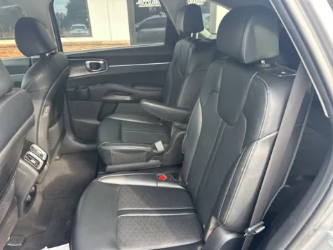 More photos of 2023 Kia Sorento Hybrid EX at Jerry Hunt Supercenter - Lexington, NC
