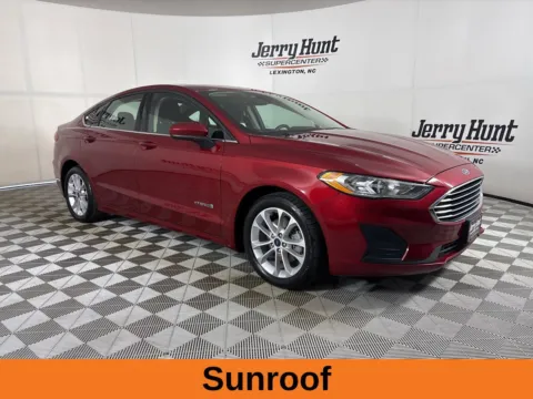 More photos of 2019 Ford Fusion Hybrid SE at Jerry Hunt Supercenter - Lexington, NC