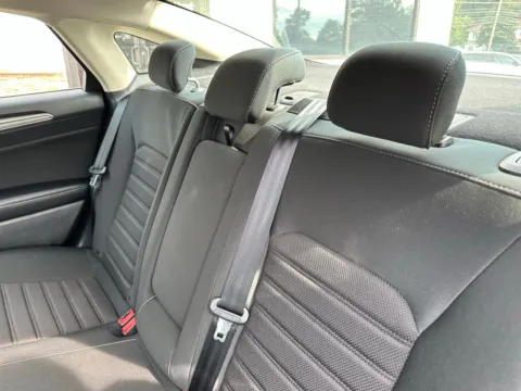 More photos of 2019 Ford Fusion Hybrid SE at Jerry Hunt Supercenter - Lexington, NC