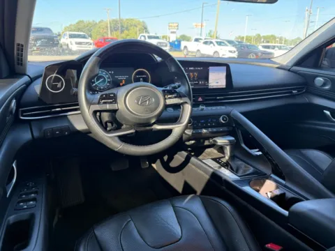 More photos of 2023 Hyundai Elantra Limited at Jerry Hunt Supercenter - Lexington, NC