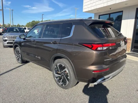 More photos of 2023 Mitsubishi Outlander PHEV SEL at Jerry Hunt Supercenter - Lexington, NC
