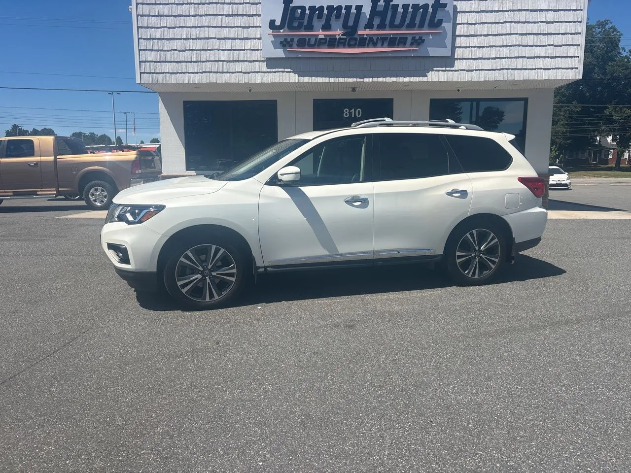 White 2020 Nissan Pathfinder Platinum for sale in Lexington, NC