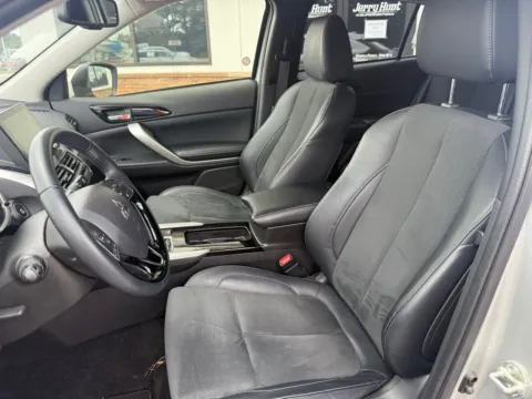 Photos of 2024 Mitsubishi Eclipse Cross SE for sale in Lexington, NC at Jerry Hunt Supercenter - Lexington