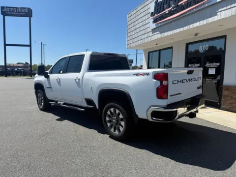 More photos of 2022 Chevrolet Silverado 2500HD LT at Jerry Hunt Supercenter - Lexington, NC