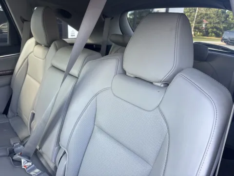 More photos of 2020 Acura MDX Technology at Jerry Hunt Supercenter - Lexington, NC