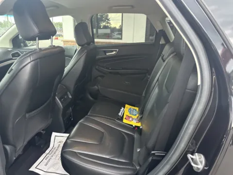 More photos of 2020 Ford Edge Titanium at Jerry Hunt Supercenter - Lexington, NC
