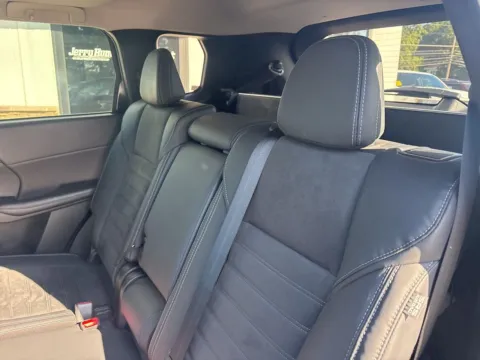 More photos of 2023 Mitsubishi Outlander PHEV SE at Jerry Hunt Supercenter - Lexington, NC