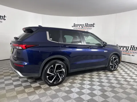 More photos of 2023 Mitsubishi Outlander PHEV SE at Jerry Hunt Supercenter - Lexington, NC